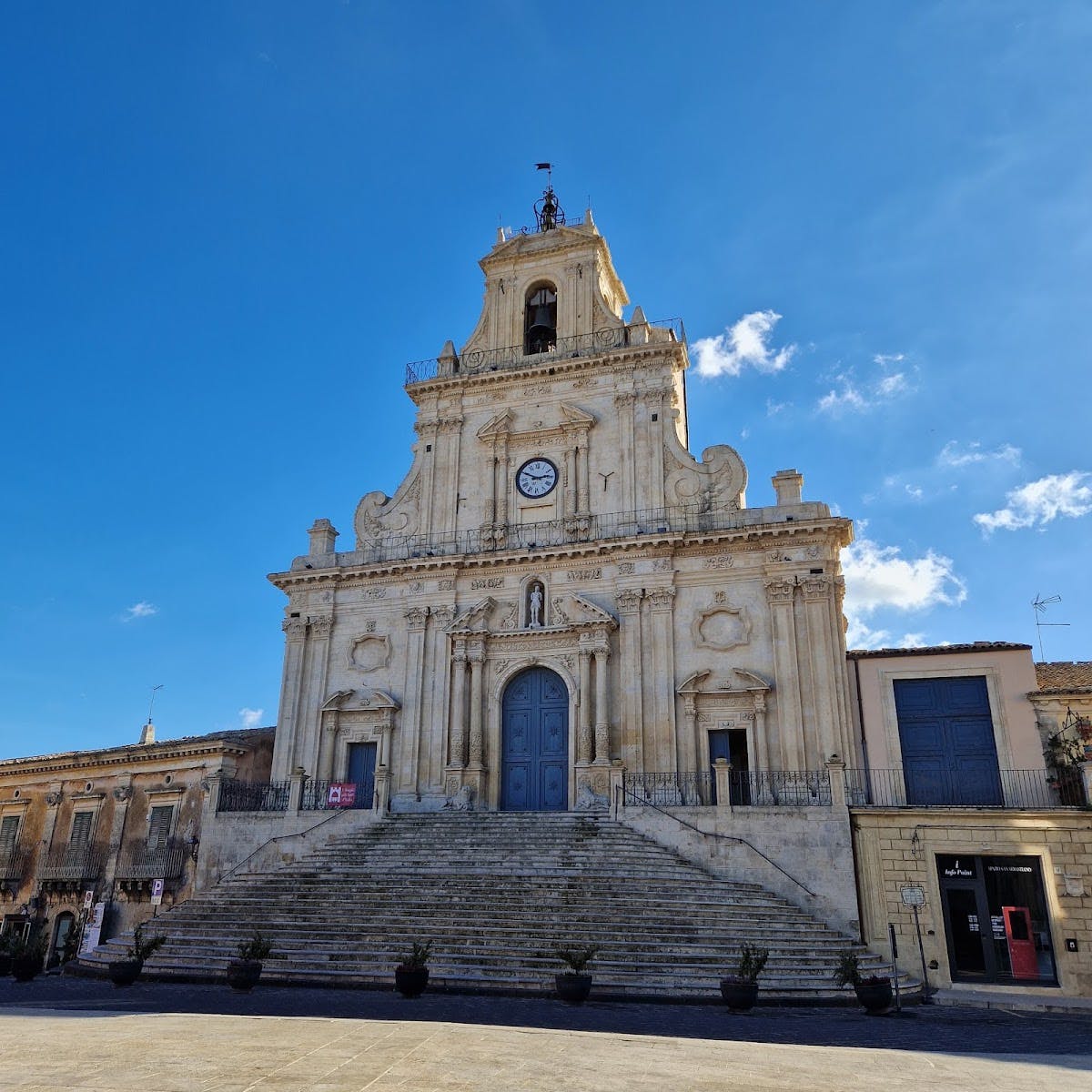 Cyan Scenes, Noto, Syracuse | Plum Guide