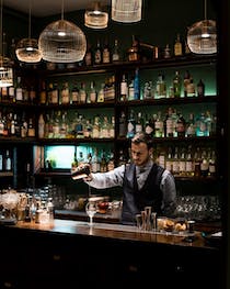 Enjoy a memorable evening at 1000 Misture