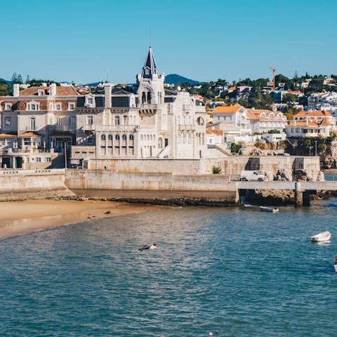 Head into the heart of Cascais and visit Rainha Beach