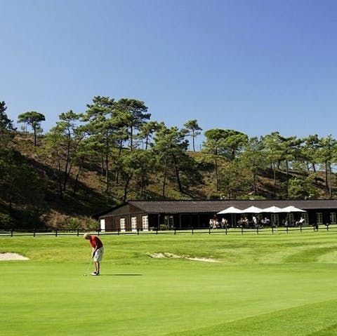 Head to nearby Golf Aroeira for days on the green