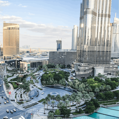 Spend an afternoon eating, drinking and shopping around Downtown Dubai