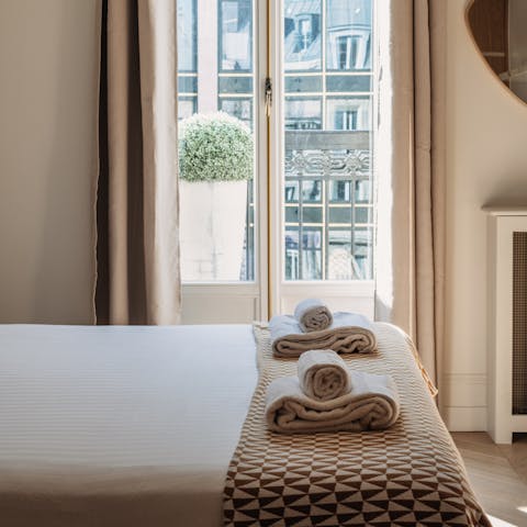 Wake up in the stylish bedrooms and enjoy Rue de Rivoli views from the Juliet balconies