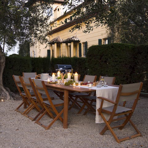 On warm evenings enjoy candlelit alfresco dinners beneath the stars