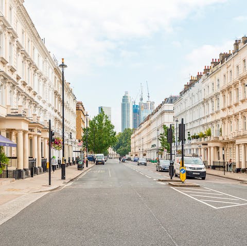 Explore your chic Pimlico neighbourhood – the Tate Britain is a thirteen-minute walk away