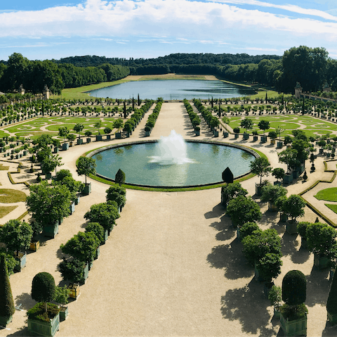 Explore the beauty of Versailles, reachable by car