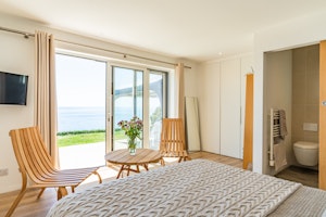 I Wake Up With the Ocean image 12