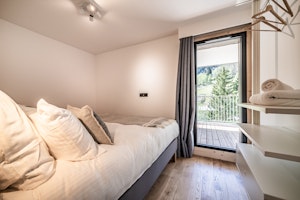 Les Houches Style image 13