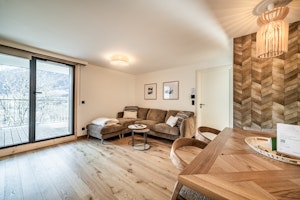 Les Houches Style image 2