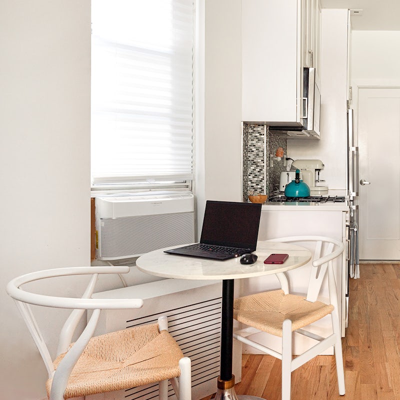 Rustle up breakfast and catch up on emails at the bistro table