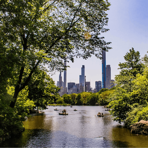 Grab a coffee to go and stroll over to Central Park – ⁠just ten minutes away