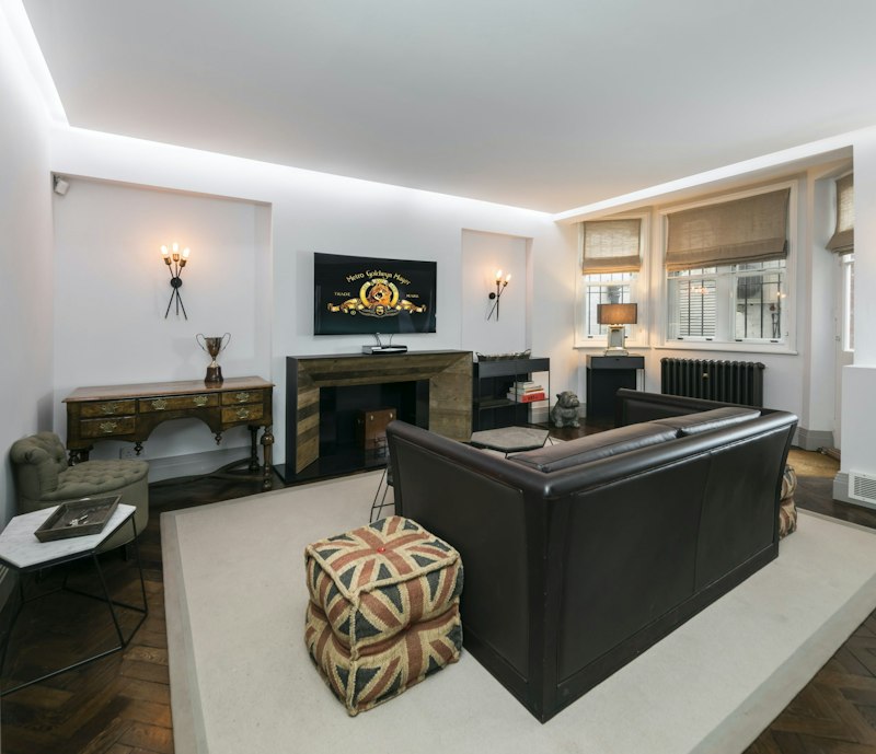 The Ritzy Rose additional image