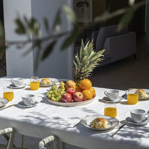 Enjoy an alfresco tosta mista and orange juice to start your day