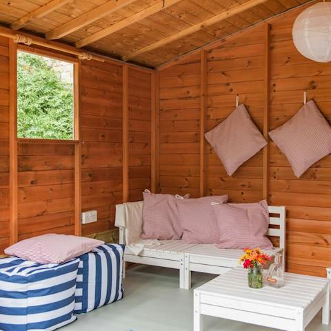 Enjoy your morning cup of tea in the cosy converted shed while you discuss the day's plan