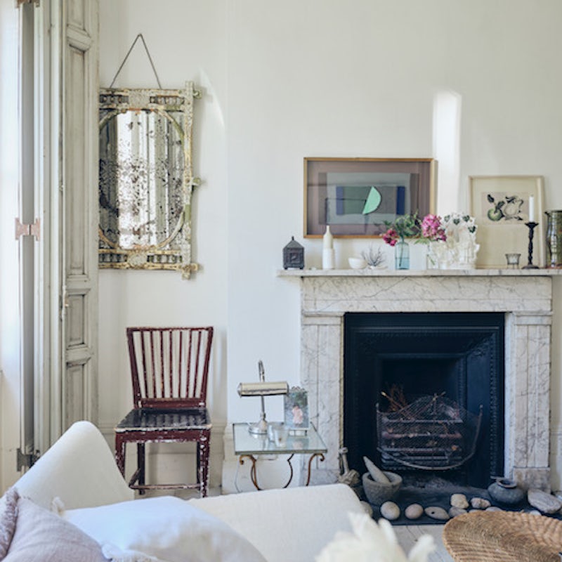 Admire the medley of modern art and original Georgian features inside