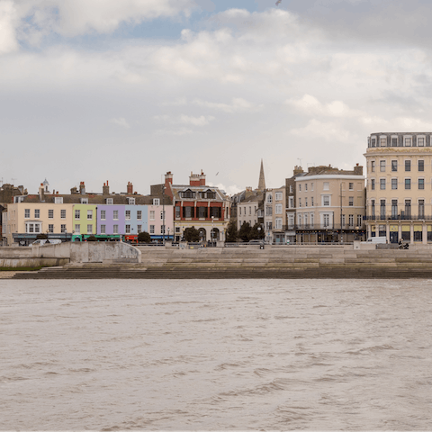 Stay in Margate's Palm Bay, a ten-minute drive from Margate Beach and the seafront promenade