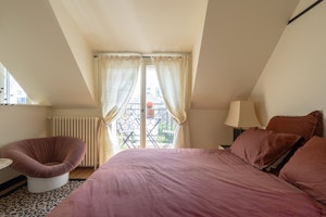 Elegant Paris Home image 9