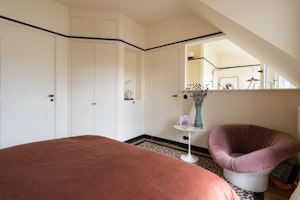 Elegant Paris Home image 3