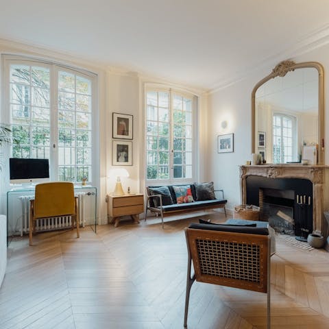 Curl up in the reading snug and soak up the light from the tall windows