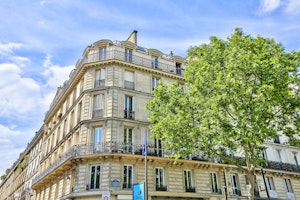 Parisian Moment image 3