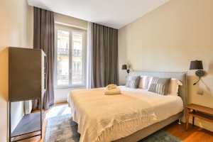 Parisian Moment image 2