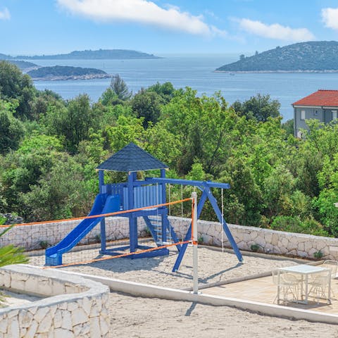 Keep the kids entertained with a private playpark, sports courts, and PlayStation4