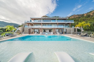 Riviera Wonder image 1