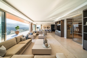 Riviera Wonder image 15