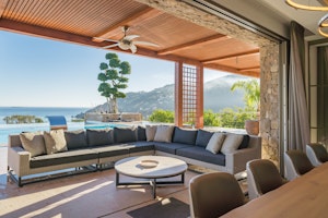 Riviera Wonder image 11