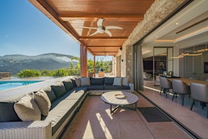 Riviera Wonder image 9
