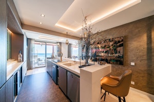 Riviera Wonder image 6