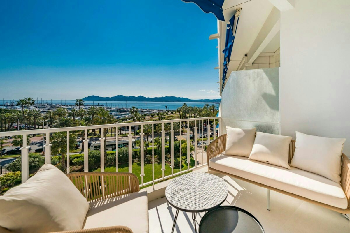 Ivory Promenade, Provence-Alpes-Côte d'Azur