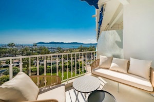 Ivory Promenade image 1