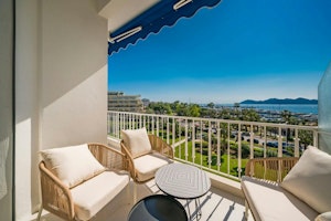 Ivory Promenade image 10
