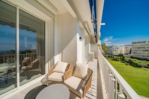 Ivory Promenade image 8