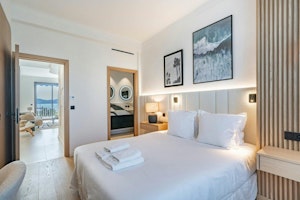 Ivory Promenade image 3