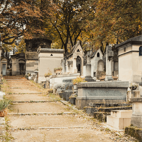 Stroll around nearby Cimitière Père Lachaise 