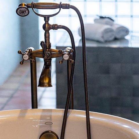 A stand-alone bath tub for a relaxing soak