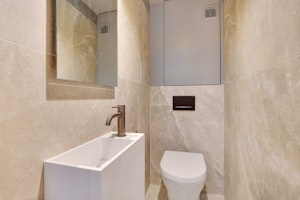 Parisian Courtyard Abode image 14