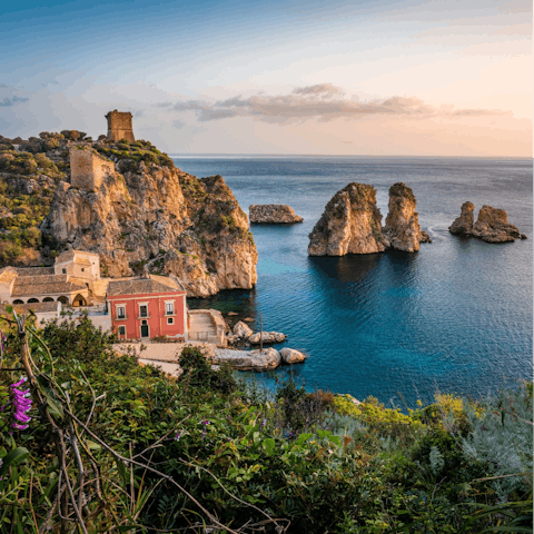 Discover the majestic mountains and winding valleys of Sicily