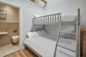 Cosy Coastal Cottage image 13