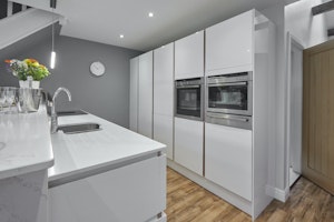 Cosy Coastal Cottage image 12