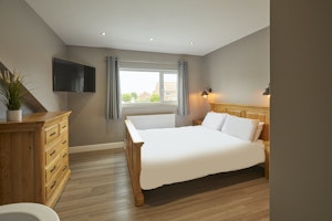 Cosy Coastal Cottage image 4