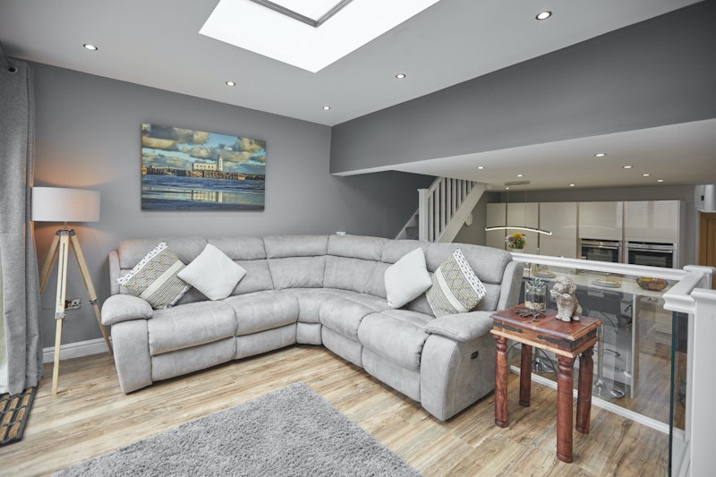 Cosy Coastal Cottage main image