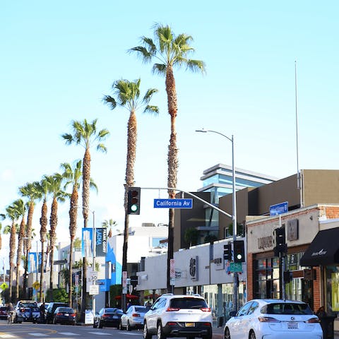 Step straight out of your home and onto buzzing Abbot Kinney Boulevard 