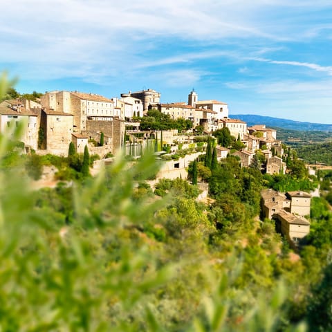 Explore the Provencal village of Bonnieux, just 3km from the villa