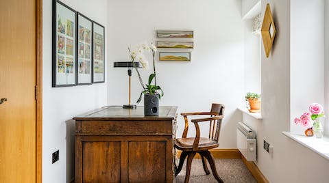 Keep on top of emails from this quiet nook