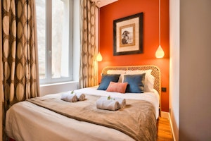 Chic Parisienne image 6