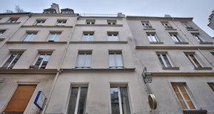 Chic Parisienne image 4