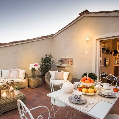 Guests appreciated the large terrace, which offers stunning views of the city.