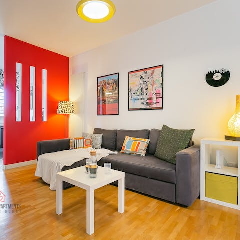 Enjoy the bold and colourful decor of this stylish apartment 